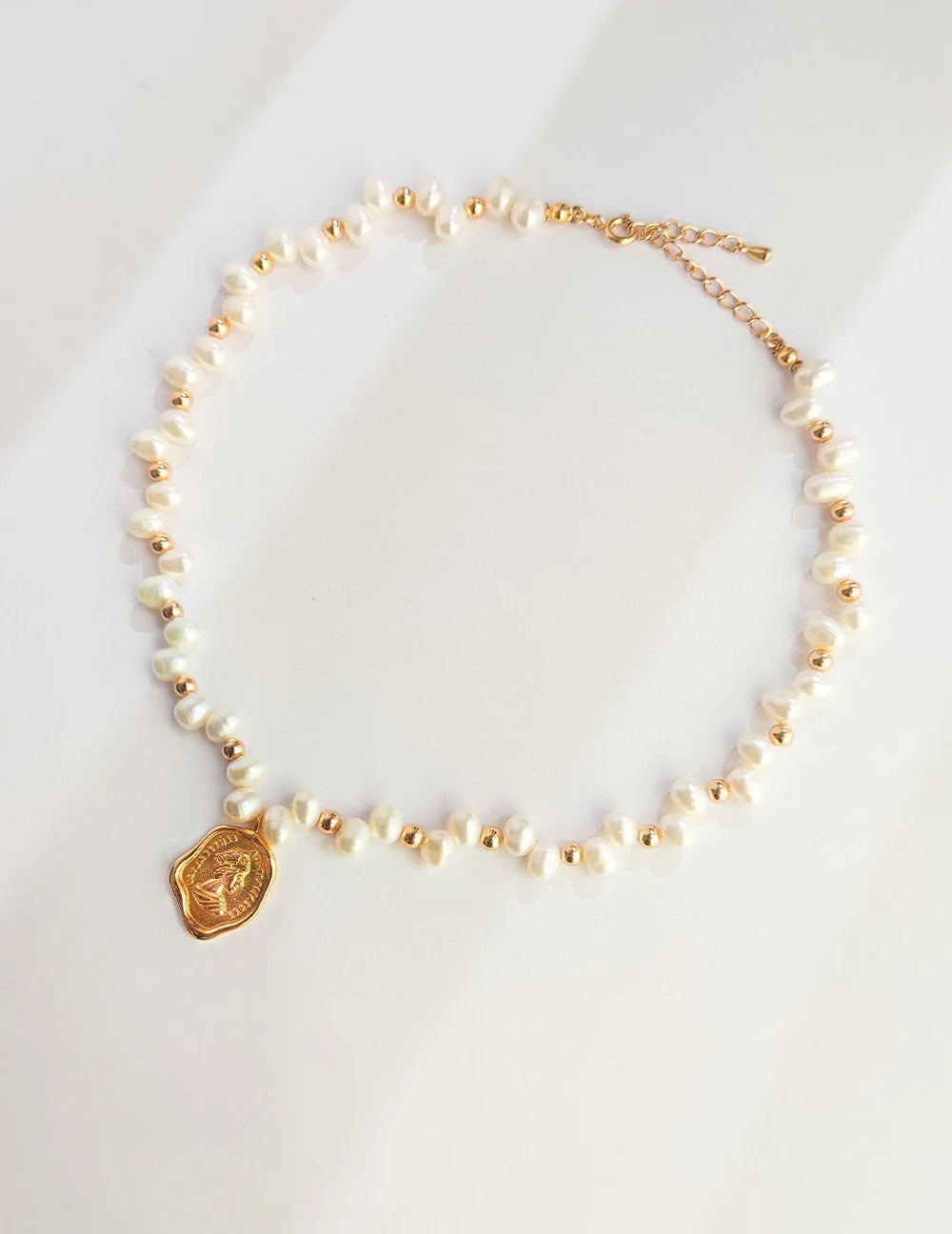 Reine Pearl Necklace