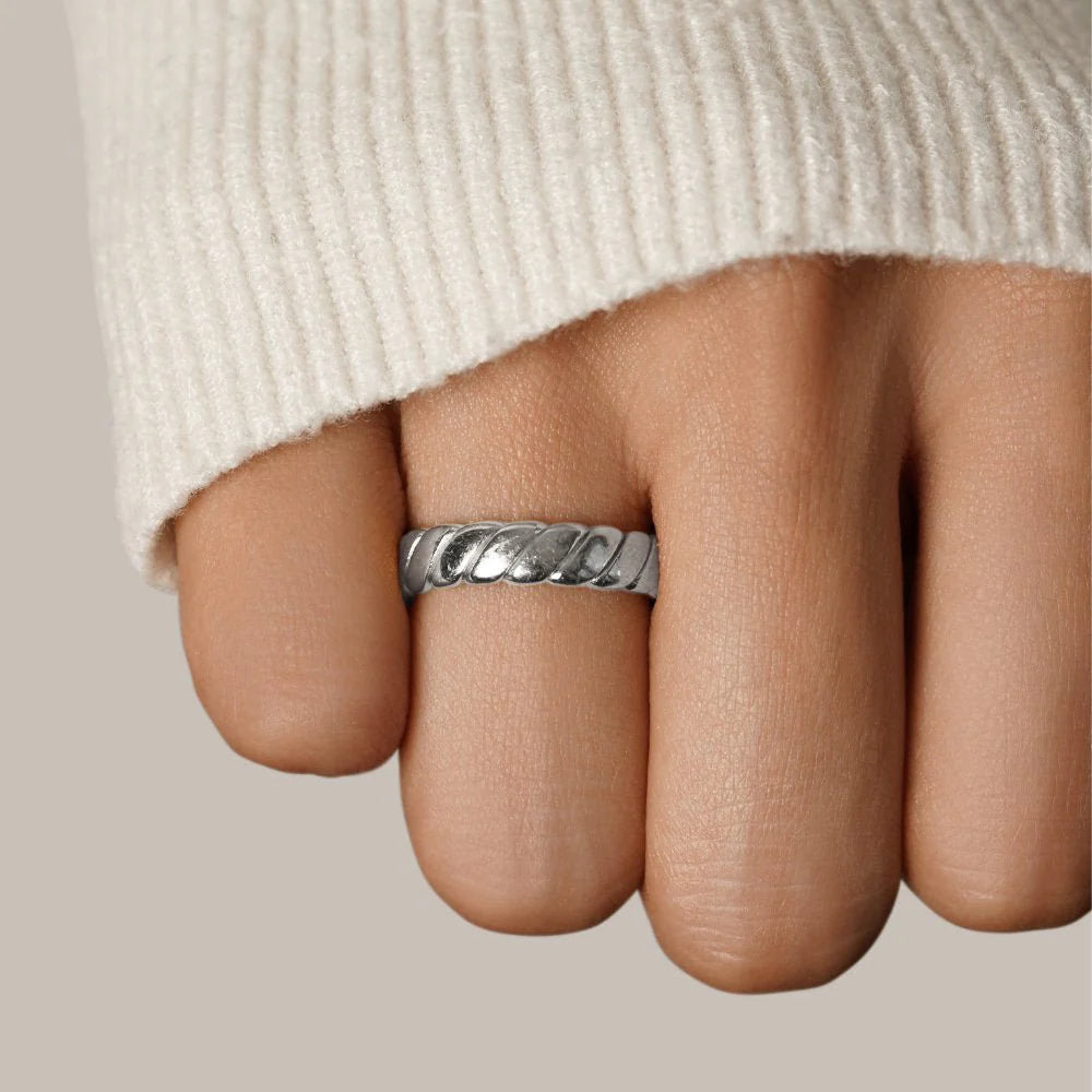 Horn Thread Ring
