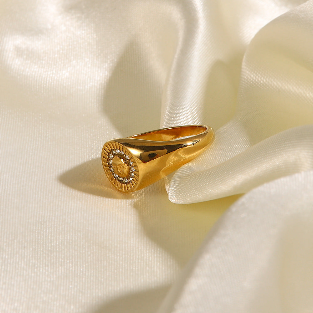 Diamond-inlaid Round Female Fashion High Sense Temperament Wild Retro Gold Forefinger Ring