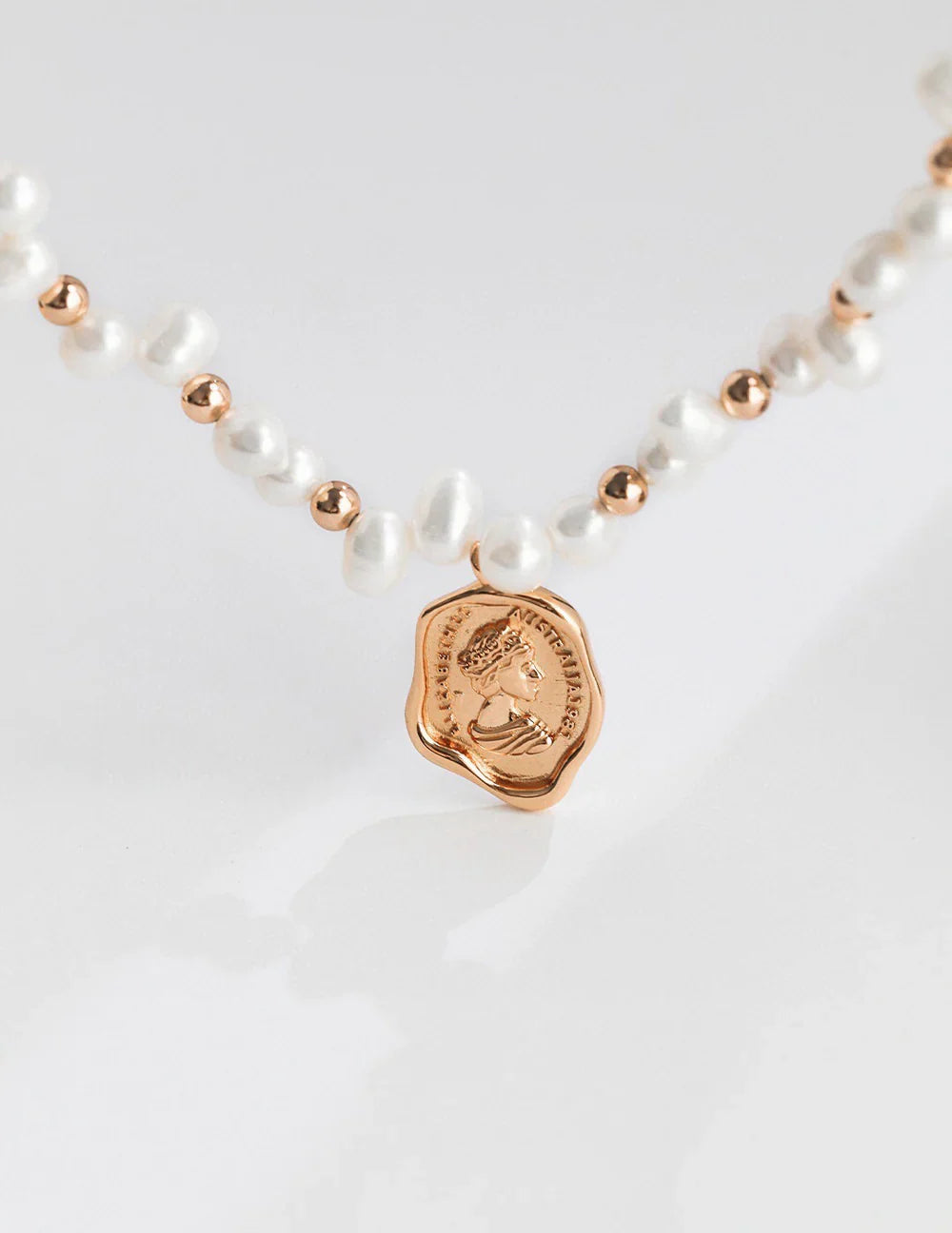 Reine Pearl Necklace