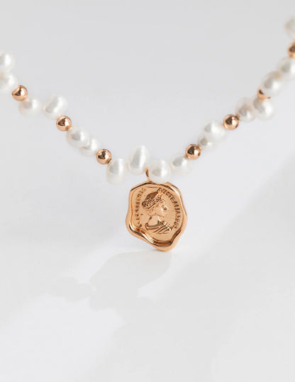 Reine Pearl Necklace