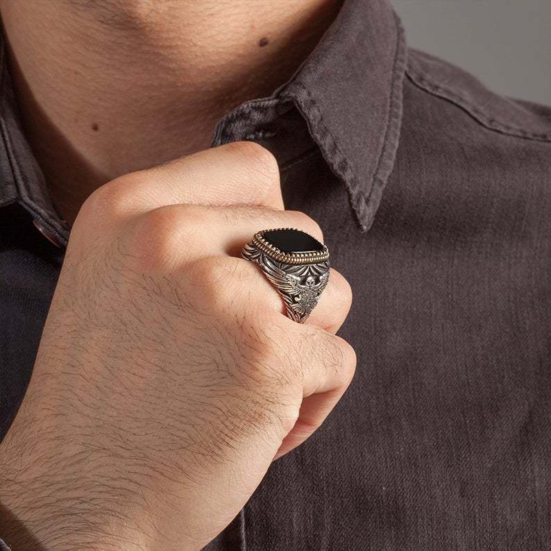 European And American Simple Gold Rim Black Gemstone Men's Two-tone Eagle Animal Ring