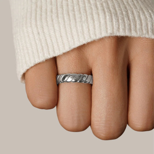 Horn Thread Ring
