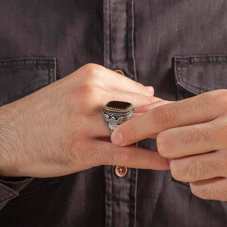 European And American Simple Gold Rim Black Gemstone Men's Two-tone Eagle Animal Ring